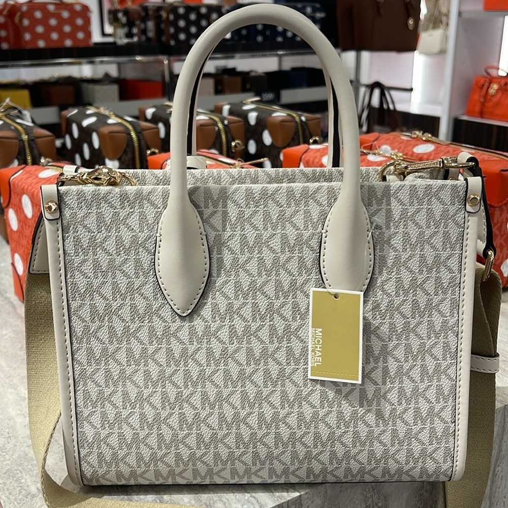 Michael Kors Mirella Small Signature Logo Crossbody Shopper TZ XBODY Bag
LT CRM - Picture 2 of 16